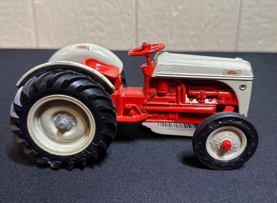 ミニカー FORD tractor 7740 ERTL made in USA 1/16 Ford 7740 Tractor With Front Wheel Assist - Dalton's