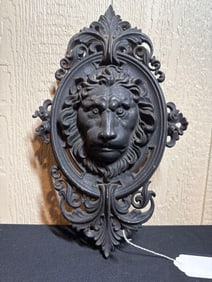 EXQUISITE 1800S CAST IRON LION WALL PLAQUE