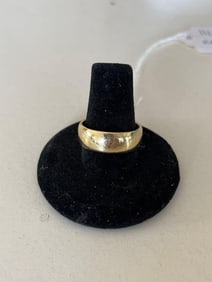 8.57 GRAM 14KT GOLD MENS WEDDING BAND