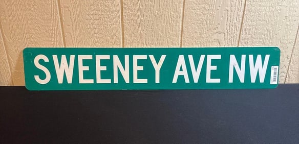SWEENY AVE STREET SIGN