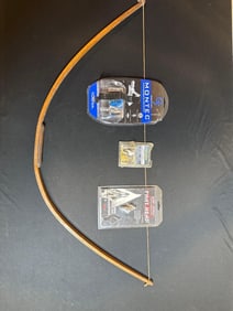 CROSSBOW POINTS AND WOODEN BOW