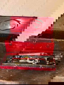 METAL TOOL BOX & TOOLS