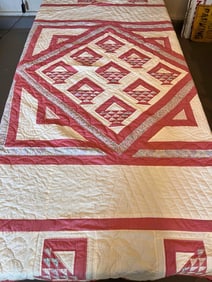 HAND STITCHED BASKET PINK & CREAM QUILT