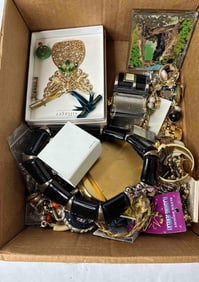 Fashion Jewelry, Vintage Compacts, Pins, Brooches and more