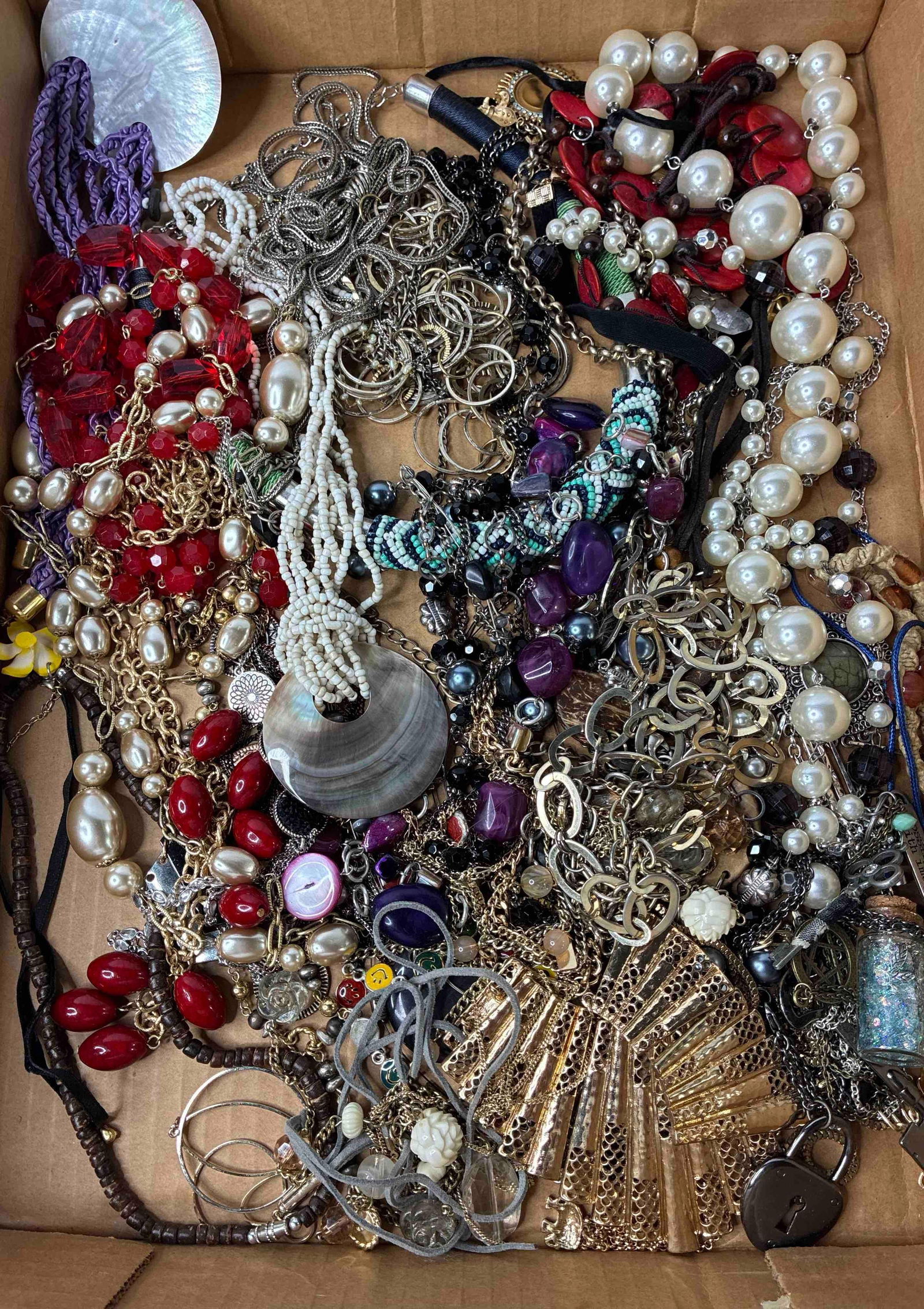 Beaded Necklaces, Bracelets, and Jewelry (1 of 8)