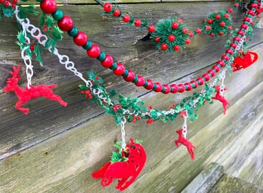 5 Strands Vintage Flocked Reindeer & Sleigh, Plastic Berry and Wood Bead Holiday Garland Strands