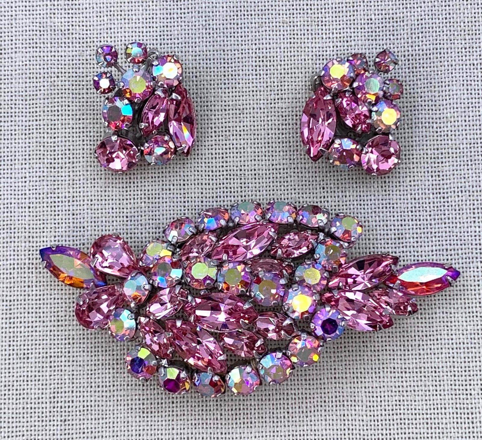 WEISS Mid Century 3 pc Rose Pink Aurora Borealis Oversize Brooch & Earring Set (1 of 6)