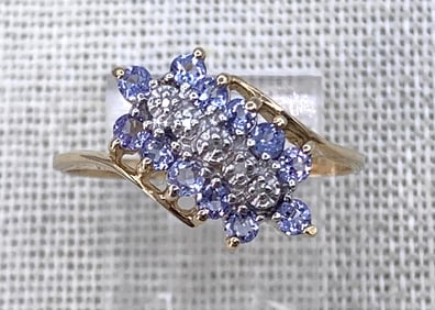 Luminous 10k Gold, Cornflower Blue Tanzanite and Petite Diamond Ring