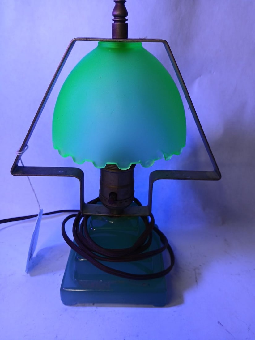 1930s Art Deco Jadeite Boudoir Lamp (1 of 8)