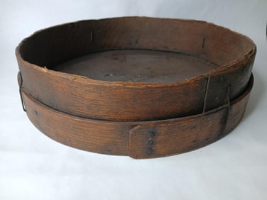 Primitive Shaker Style Large Flour Sifter