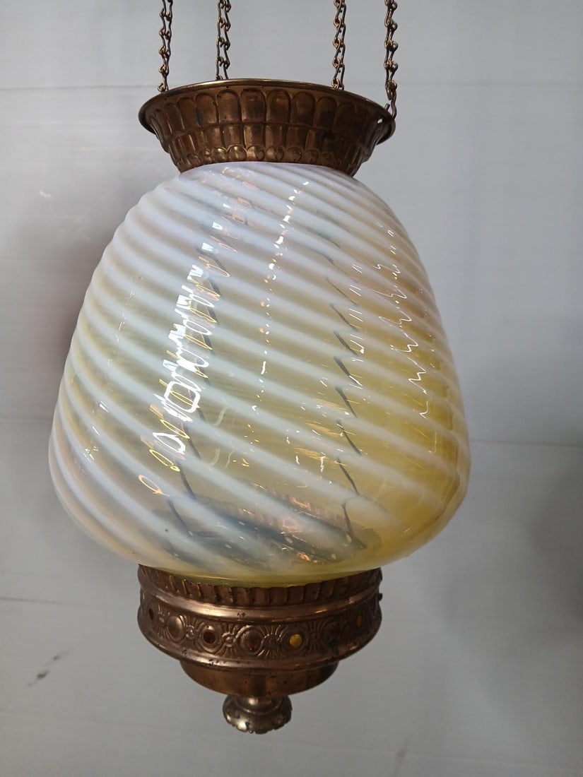 Opalescent Swirl Victorian Hanging Pull Down Oil Lamp (1 of 4)