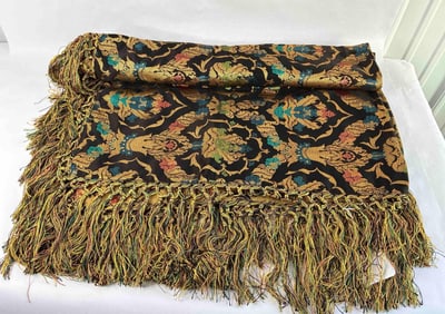 Great Silk Fringed Double Sided Tapestry Floral and Crest Pattern