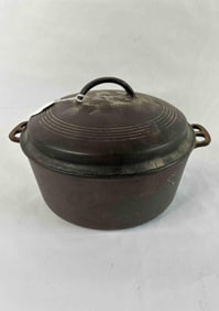 Wagner Ware Cast Iron Lidded Dutch Oven
