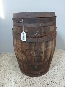 Primitive Farmhouse Barrel