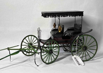 Scale model French Top surrey