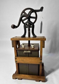 Salesman sample butter churn