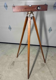 Stanley No.338 tripod & Stanley No.00 level