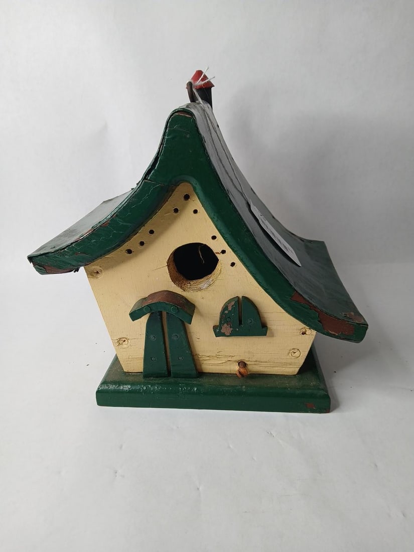 Folk Art Tin Roof Birdhouse: Cute sloped tin roof house, 10x7x10