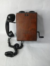 Northern Electric Wall Mount Hand Crank Telephone in Wood Housing