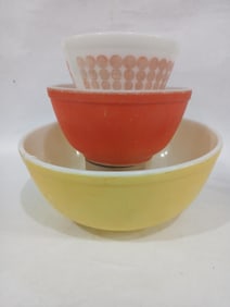 Pyrex Mixing Bowls Lot of 3 Inc. 2 Primary Colors and One New Dot
