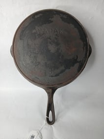 Wapak No. 8 Cast Iron Skillet w/ Heat Ring