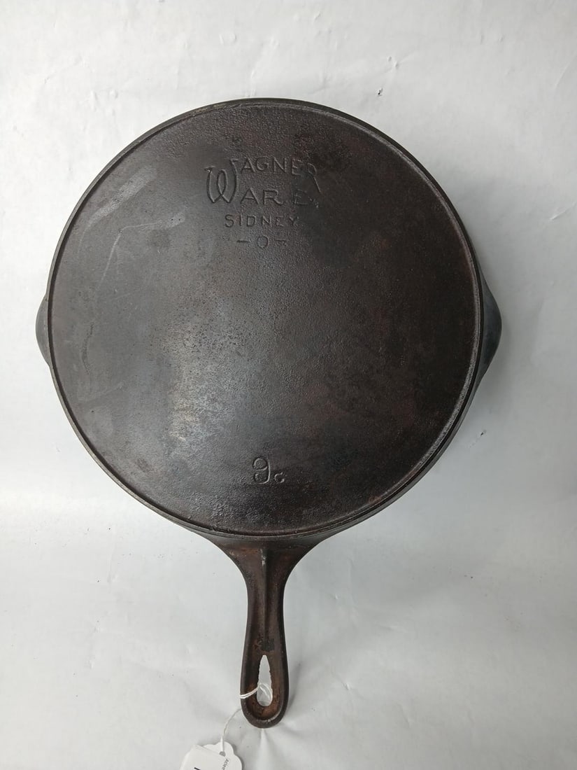 Wagner Ware No. 9 Cast Iron Skillet w/ Fire Ring (1 of 6)