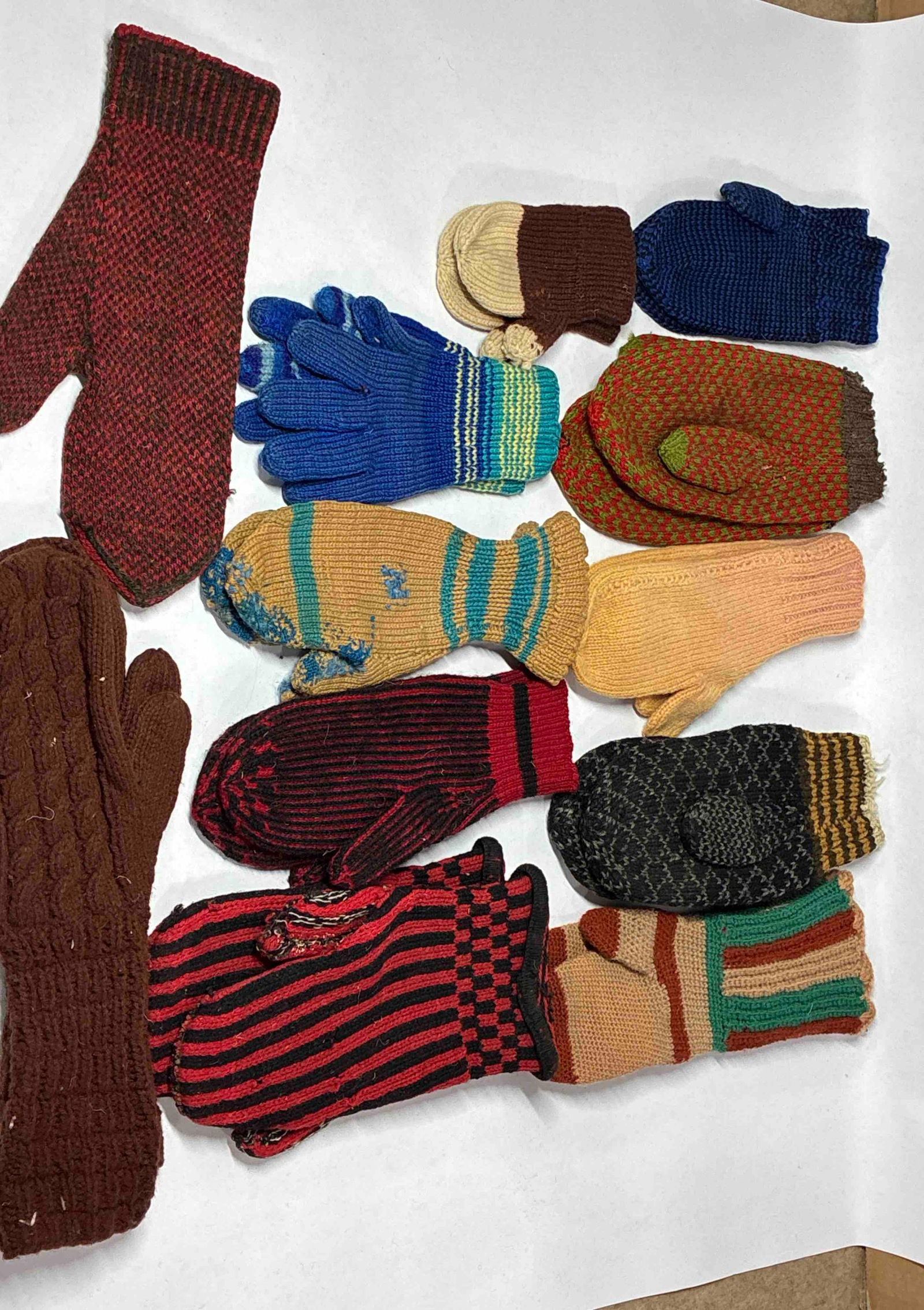 Old Knitted Mittens (1 of 7)