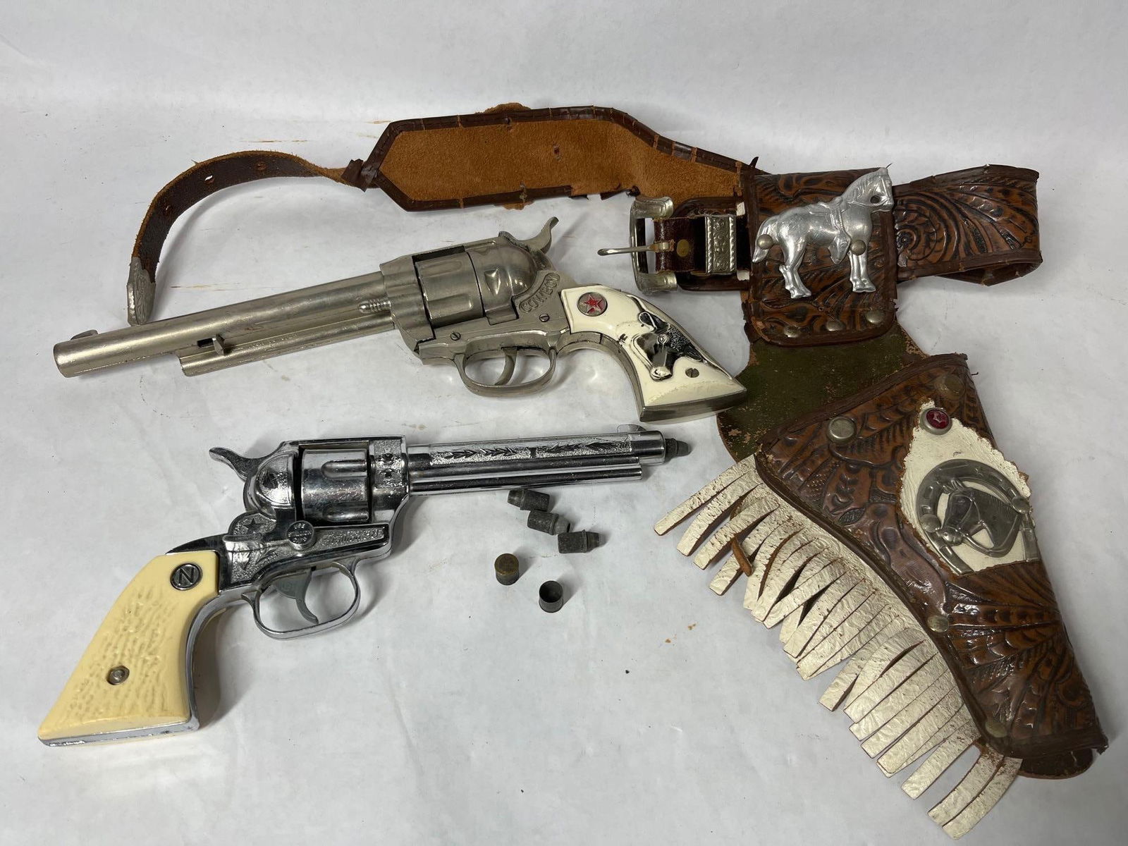 Cowboys and Indians Toy Lot Inc. Nichols Stallion 38 Special 6 Shooter & Hubley Cowboy Cap Gun/Holst (1 of 9)