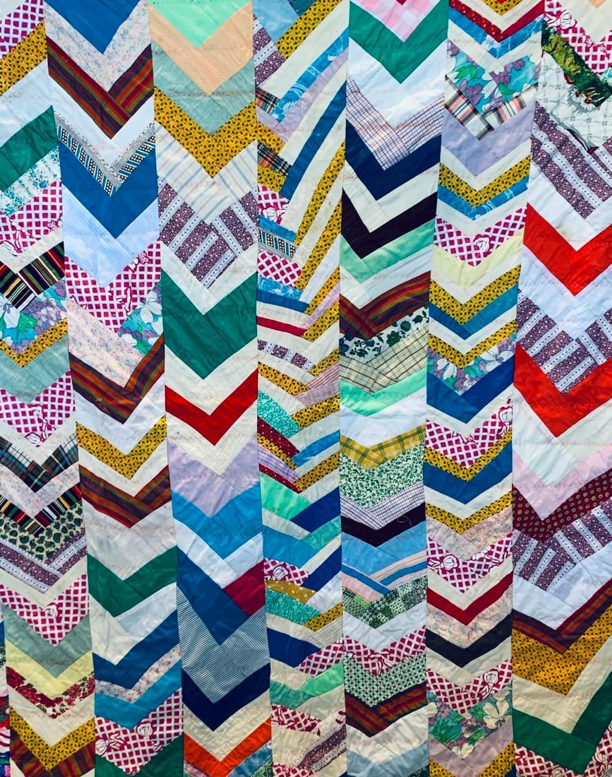 Vintage Hand and Machine Stitched Farmhouse Folk Art Chevron Quilt (1 of 12)