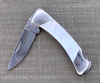 Fantastic BUCK 507 Mother of Pearl Handle Folding Pocket Knife