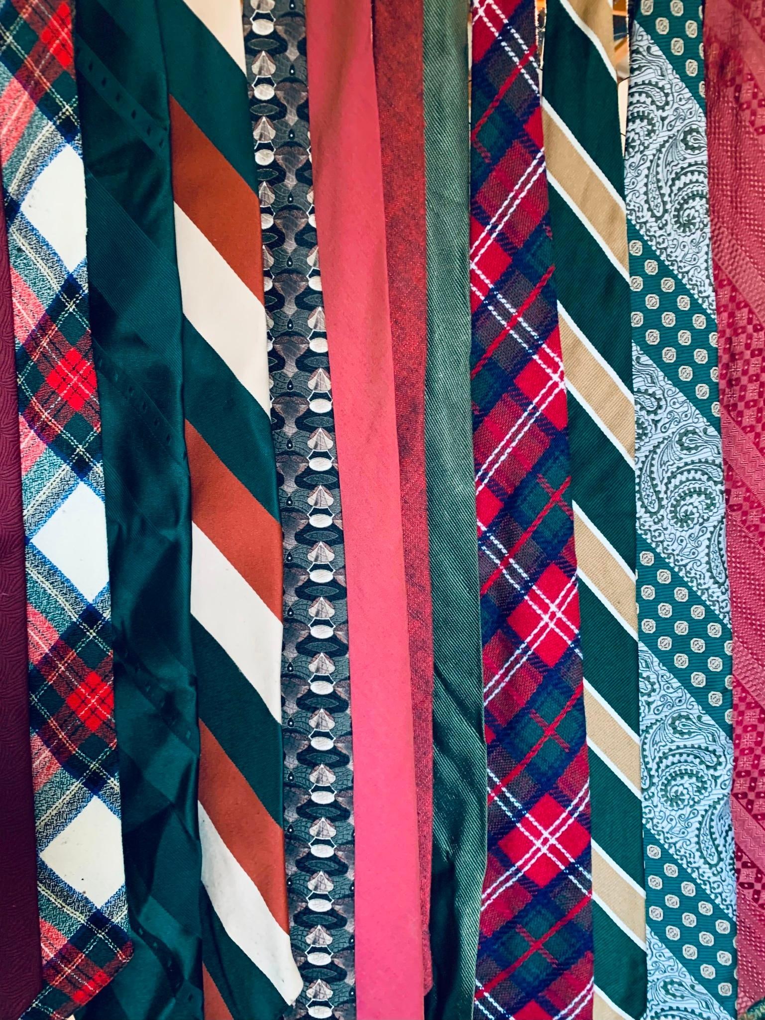 13 pc Men's Vintage Necktie Collection: Bachrach, Hong Kong, 2 Custom Tailored, JcPenny,Superba, Munrospun Scottish Wool, Bronzini and Wembley labels, scattered storage wrinkling, None have been cleaned.