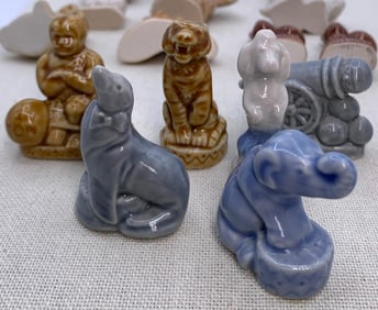 23 pc Vintage English Wade Whimsies Red Rose Tea Porcelain Match Strike Figurines