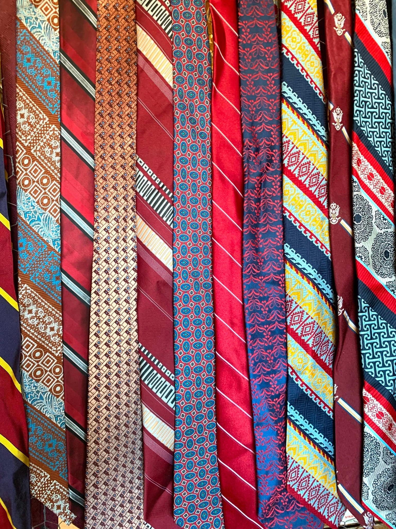 13 pc Men's Vintage Necktie Collection (1 of 13)