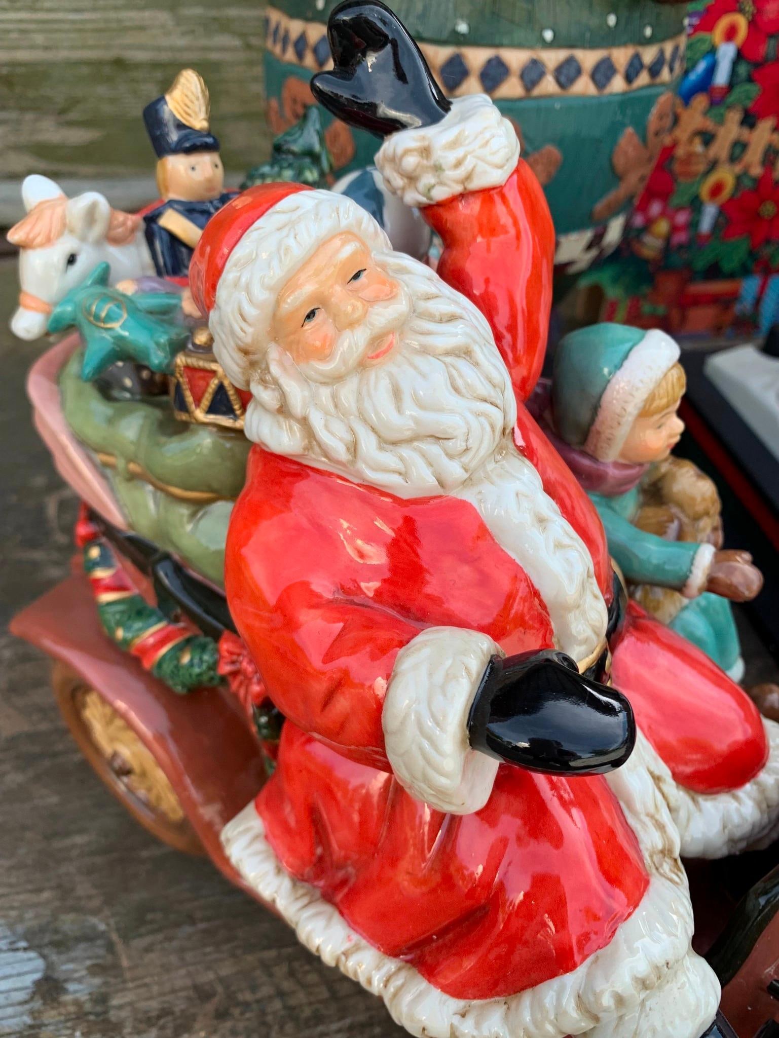 5 Vintage Santa Claus Animated, Musical, Light Up, Porcelain Christmas Decorations (1 of 19)