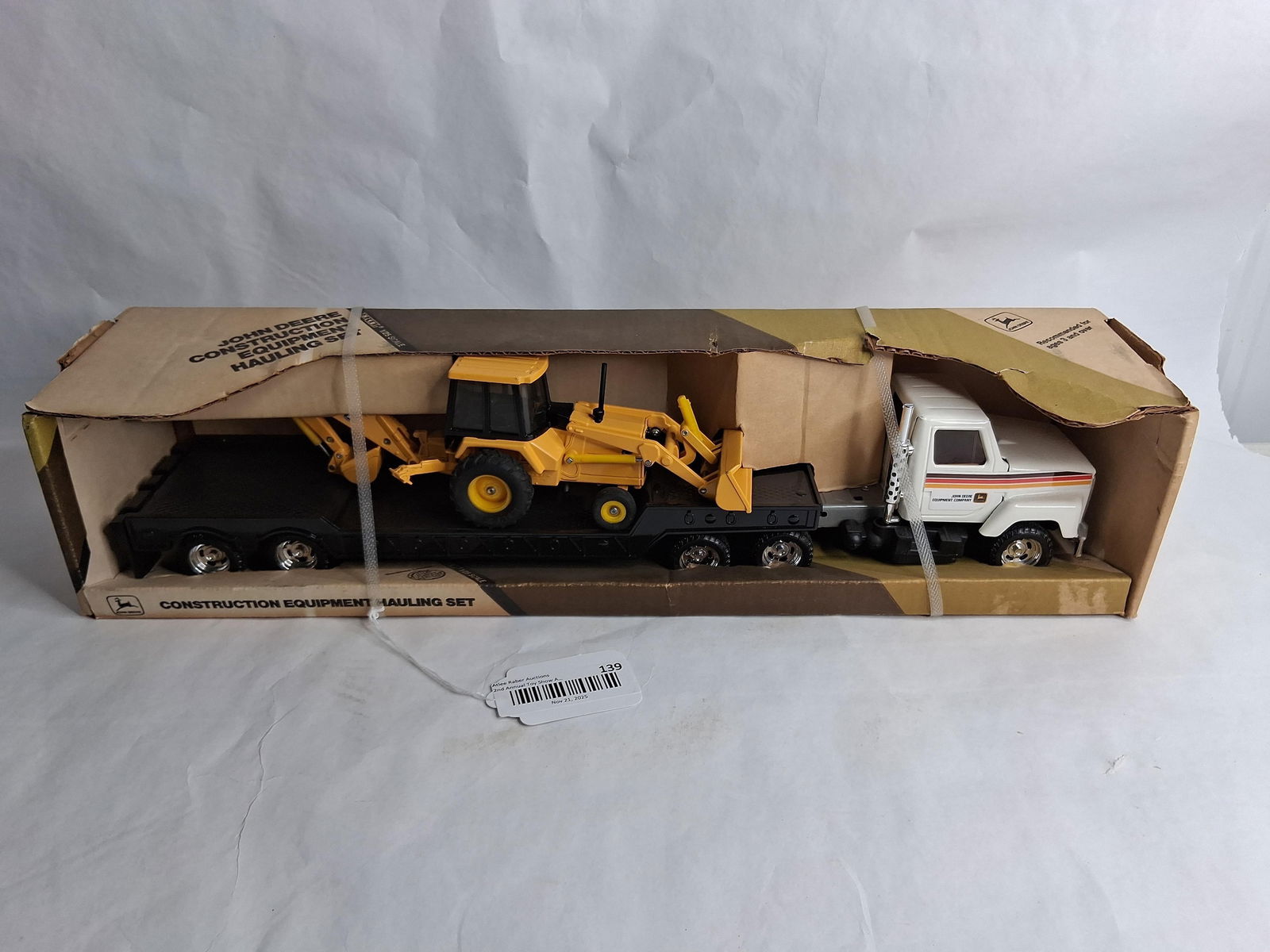 Ertl John Deere Construction Equipment Hauling Set Tractor, Low Boy Trailer and Loader (1 of 6)