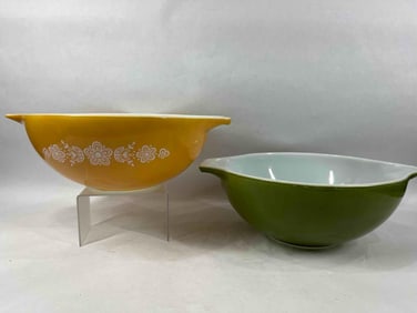 Crazy Daisy & Green Pyrex Cinderella Mixing Bowls