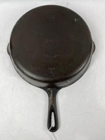 Griswold #8 Cast Iron Skillet