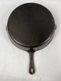 Unmarked Hammered Cast iron Skillet
