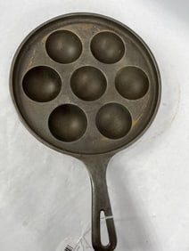 Griswold #32 Aebleskiver