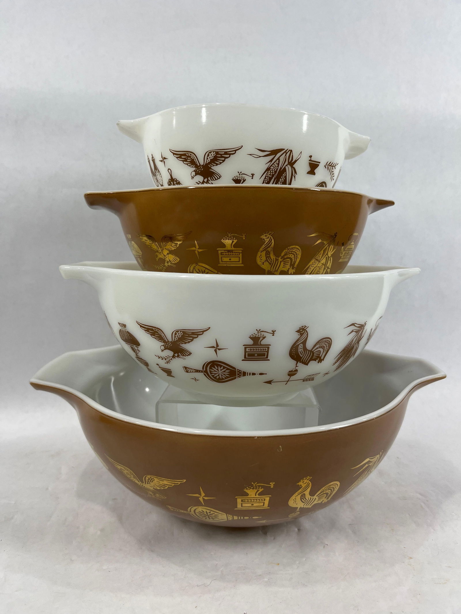 Early American Pyrex Cinderella Mixing Bowls: 4 piece set, all in good condition