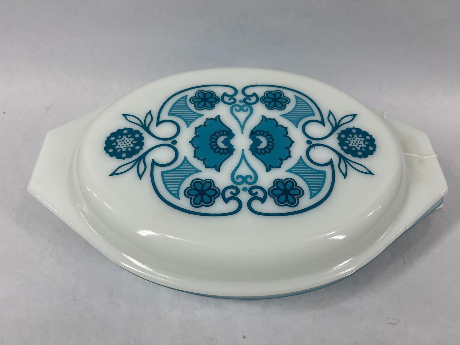 Pyrex Horizon Blue Oval Casserole Dish: No chips or cracks. 2.5 quart dish