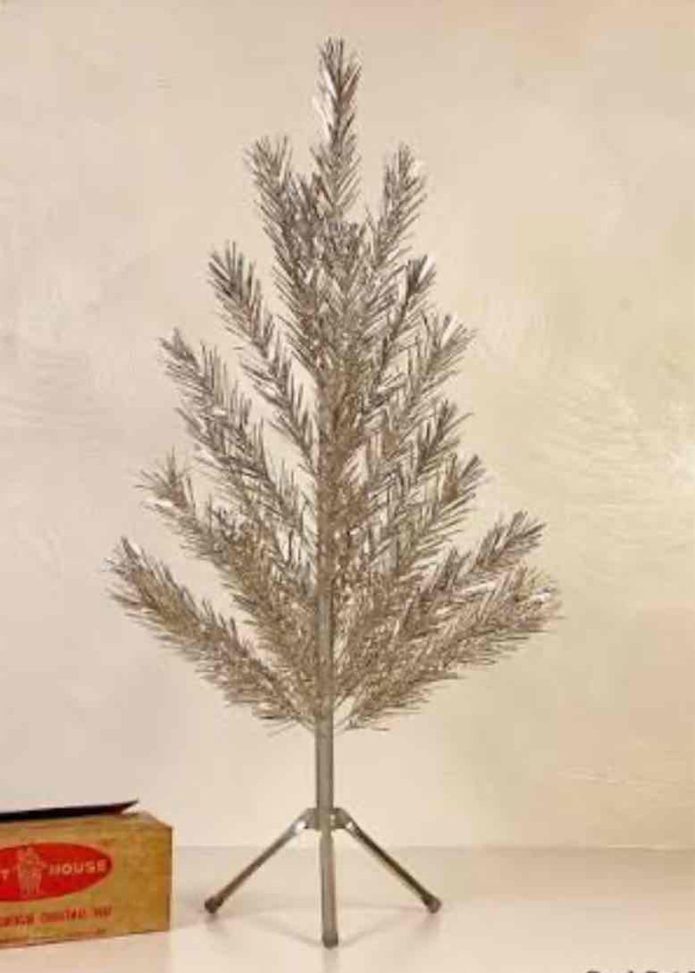 Elegant 6 Ft Aluminium Christmas Tree: All parts are included with original box. By craft house trees co.