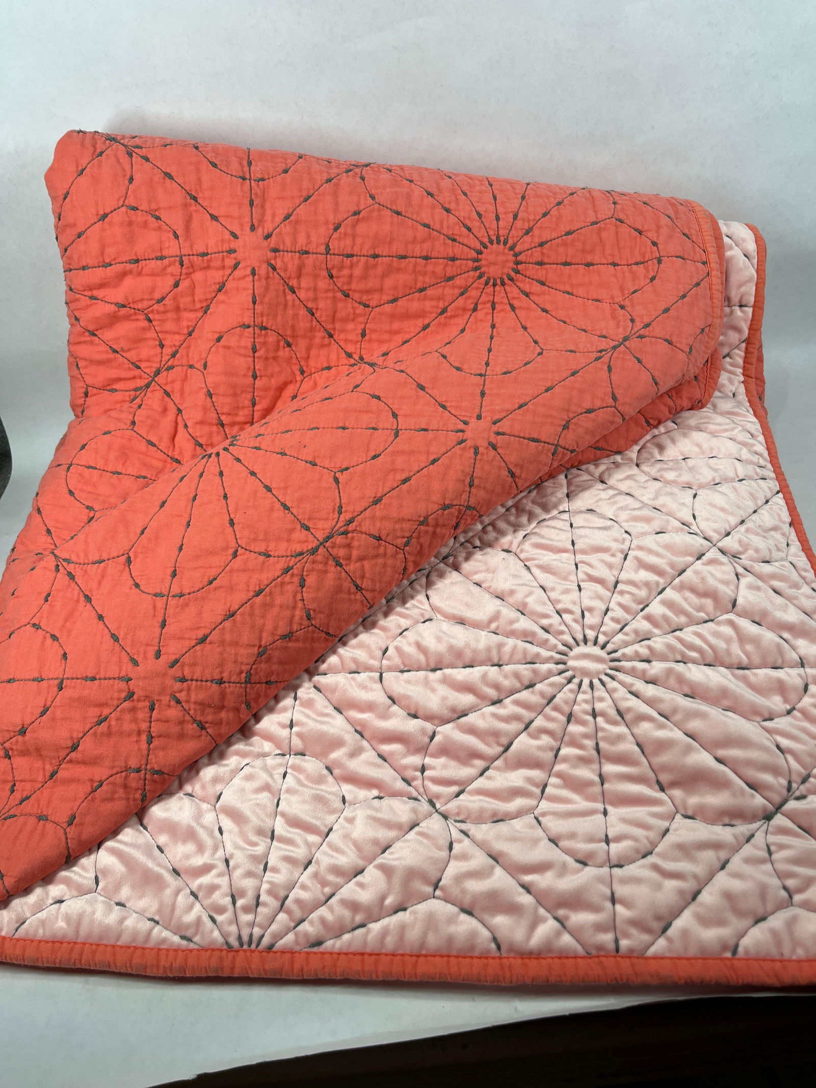 Hand made Embroidered Daisy Quilt (1 of 3)