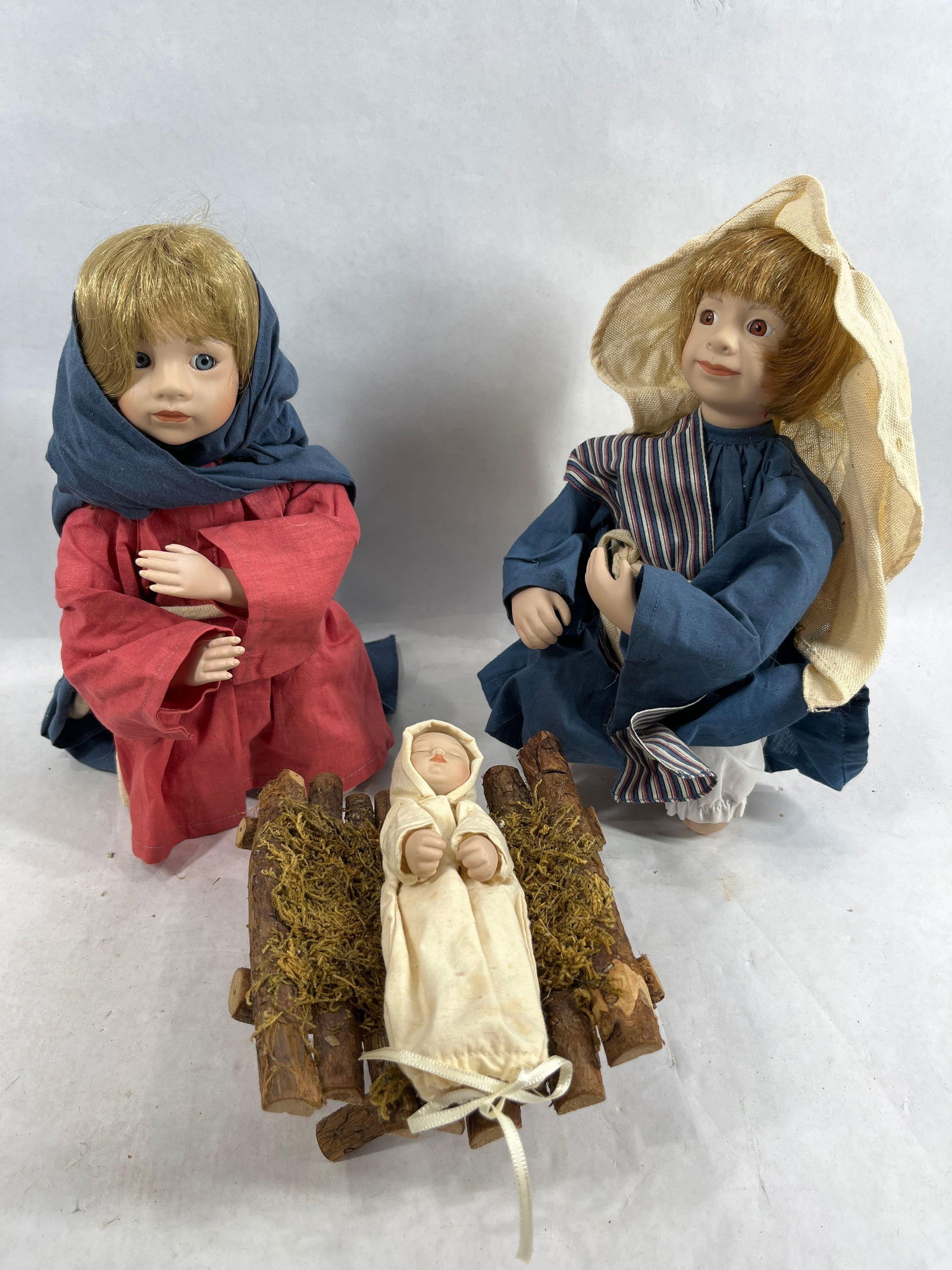 Ashton Drake O Holy Night Nativity Set (1 of 7)