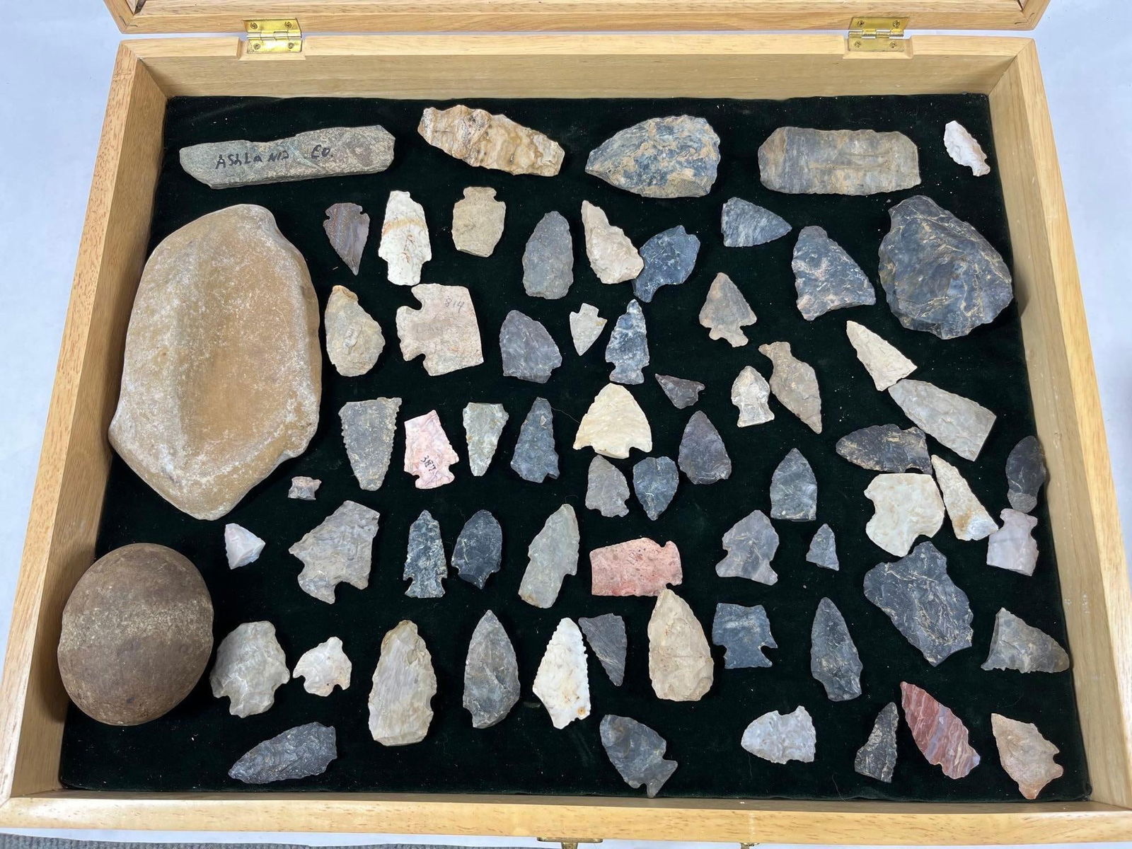 Native American Tooling and Arrowheads (1 of 8)