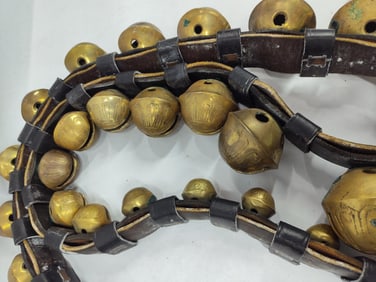 Excellent strand of double graduated brass sleigh bells