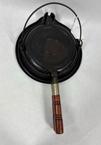 Wagner Sidney low base waffle iron