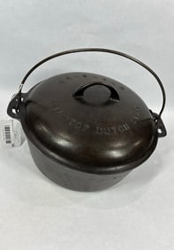 Griswold #9 Tite-Top Dutch Oven w/trivet