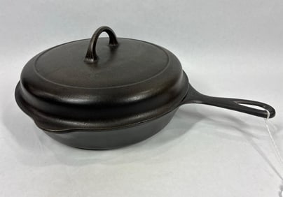 Griswold #8 cast iron skillet with cover