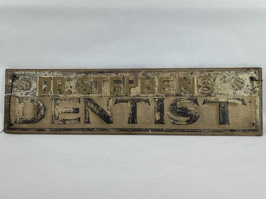 Dr. Stephens Dentist wooden sign